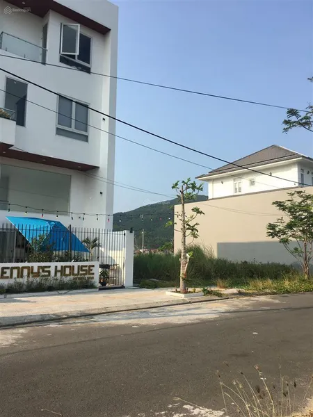 Đất biệt thự trần sâm dt 10 x 18m = 180m2, giá 10tỷ900 vị trí đẹp