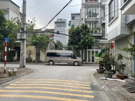 Bán đất ngô gia tự, long biên 35m2, 5 tỷ, ô tô tránh, vào đất, vuông đẹp, 0944 311 ***