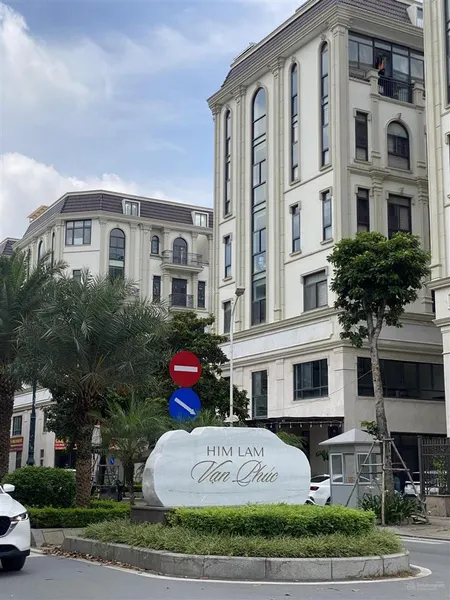 Phân lô vạn phúc hàng xóm him lam 23,5 tỷ, 7 tầng thang máy full nội thất, khu vực sầm uất