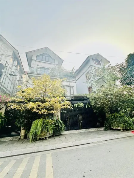 Biệt thự vị trí vip kđt văn phú, 200m2, 34.9 tỷ