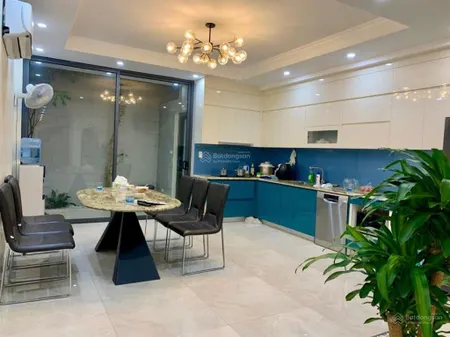 Chính chủ gửi bán gấp liền kề văn phúngay công viên 365 ô chờ thang máy, dt 100m5t, nhỉnh 24 tỷ