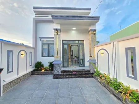 Bán nhà mới xây 100% tại khu tái định cư Phú Nhuận thành phố Bến Tre.