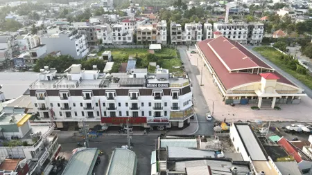 Căn góc hơn 13m mặt tiền Chợ Bách Hoá Tổng Hợp, Chợ Cái Vồn, Vĩnh Long
