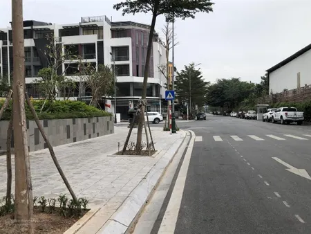 Nhà phố đức giang 95m2 x 5 tầng mặt tiền kinh doanh, 2 mặt thoáng view công viên, giá 23.4 tỷ