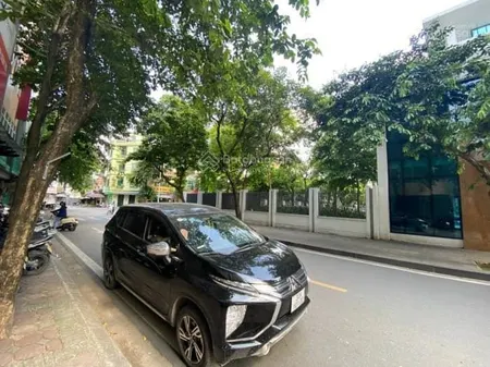 Bán đất hoàng cầu ô chợ dừa đống đa, 130m2 mặt tiền 8,6m ngay hông quận ủy 38 tỷ