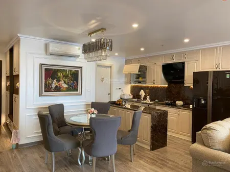 Chính chủ bán căn hộ tại 110 cầu giấy center point 127m2, 3 ngủ, ban công đông nam, full đồ, sổ đỏ