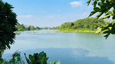 Bán đất 100m2 full thổ cư view hồ, mặt tiền rộng hơn 7m tại đông yên, quốc oai, hà nội