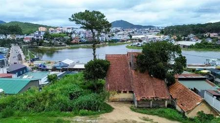 Cần bán 2 lô đất full thổ cư 100% view hồ mặt tiền trung tâm phường 9 tp đà lạt