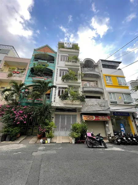 Khu sang thành thái, p12. quận 10 5 tầng nhà mới (4 x 17m) vào ở ngay tặng nội thất 20,5 tỷ