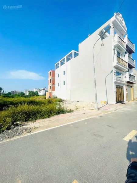 Cần bán lô đất tại kdc tây lân75.6m2shr4.465 tỷ mặt tiền đườngkế công viên xây tối đa 4 lầu