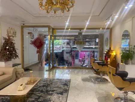 Bán nhà mặt phố nghĩa tân, 38 tỷ, 70m2, 7pn, 7wc, view đẹp, giá siêu hời