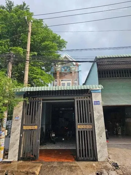 Bán nhà mặt tiền kinh doanh gần chợ tân long, dĩ an