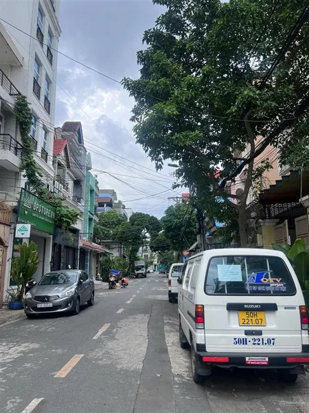 Bán gấp toà chdv hxh dòng tiền 90tr/tháng sát bên pn cách mt phạm văn hai 20m 105m2 6 tầng