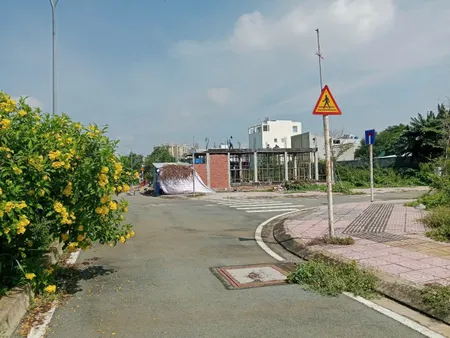 Bán lô đất  thổ cư kdc Đặng gia Phát. Đường Nguyễn Duy Trinh. P bình trưng Đông