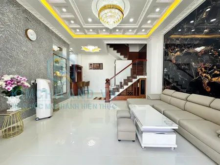 Nhà phố sân vườn hiện đại phong cách thư giãn như resort, đường lê văn lương, phước kiển