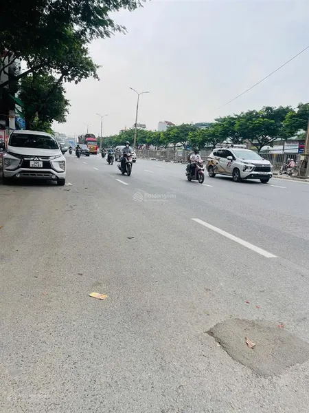 Chính chủ bán nhà phố nguyễn sơn80,6m2mặt tiền rộng,xây nhà kiên cố đẹp,ở ngay.