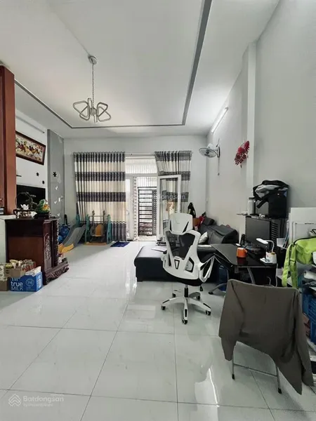 Hiếm, nhà mới lê văn việt, ngay vincom plaza, 115m2, ngang 5m, xe hơi vào nhà, nhỉnh 5 tỷ