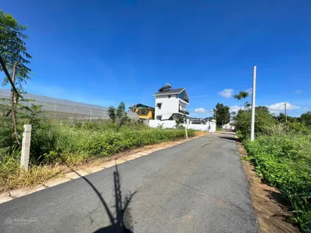 Đất sổ hồng riêng mặt tiền rộng ngay ủy ban tà nung 3 tỷ bớt lộc