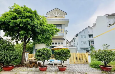 Biệt thự đẹp mặt tiền công viên chính chủ gửi bán biệt thự gia hoà mặt tiền công viên lớn