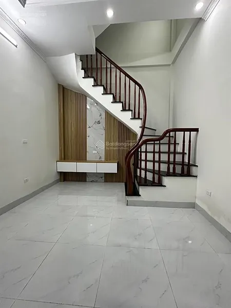 Bán nhà phố vọng 5 tầng gần đại học cho thuê 15 triệu/tháng
