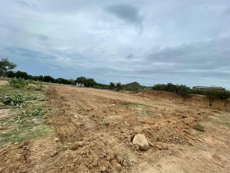 Chính chủ cần bán lô đất 3 mặt tiền, cách biển 1,5km. mặt đường 702, cơ hội đầu tư sinh lời