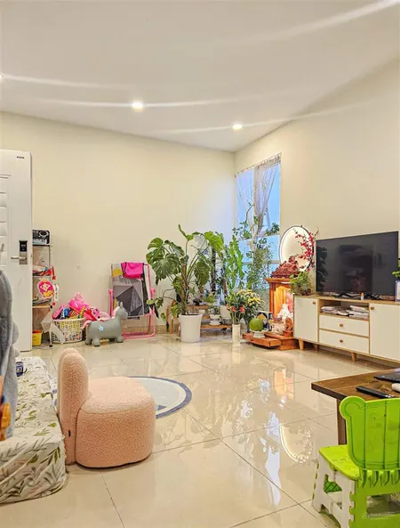 Em đang có căn 62m2 2pn 2wc giá từ 2,09 tỷ (view thoáng đẹp, nhà sạch sẽ, bao thuế phí)