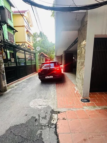Bán nhà ,tô ngọc vân ,tây hồ,đẳng cấp thượng lưu ô tô đỗ cửa vài bước ra hồ tây lộng gió phố tâ