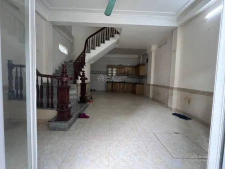 Bán nhanh nhà vị trí đẹp ngõ thông, rộng, ô tô tránh, 41m2 x 3 tầng ,giá 4,75 tỷ nam hồng, đông anh