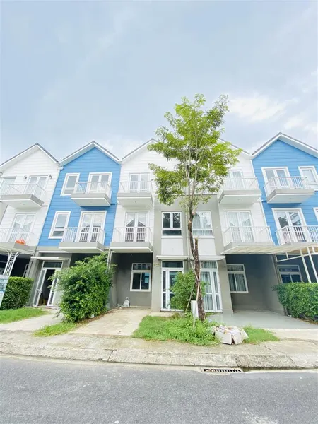 Nhà phố park riverside 5x15m full nội thất đường liên phường q9 gần công viên mát giai đoạn 2
