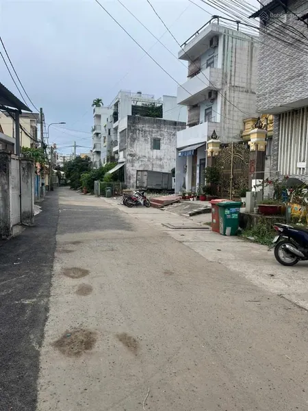 Chính chủ cần bán nhanh lô đất ngay chợ thủ đức, cách phạm văn đồng 50m, hẻm nhựa 10m
