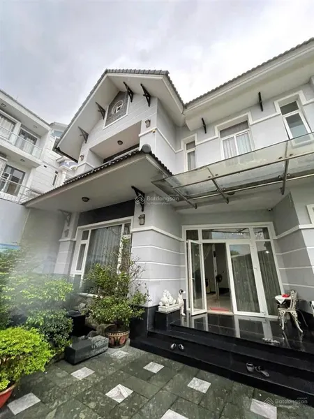 Ngộp gấp bán nhà ngay mt nguyễn bỉnh khiêm q1 hdt 120tr/th dt 6x22m xd 4 tầng st giá 38 tỷ.