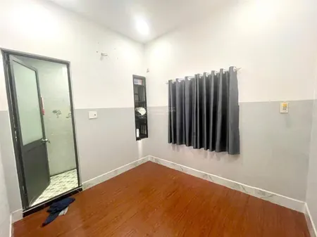 Nhà nhỏ, xe 7 chỗ đến nơi, giá rẻ có 2 phòng ngủ, 1 tầng lầu, 530 triệu công chứng vi bằng
