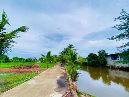 Bán đất ở view sông 300m2 giá 750triệu trung tâm thị xã trảng bàng gần quốc lộ 22 sổ hồng riêng