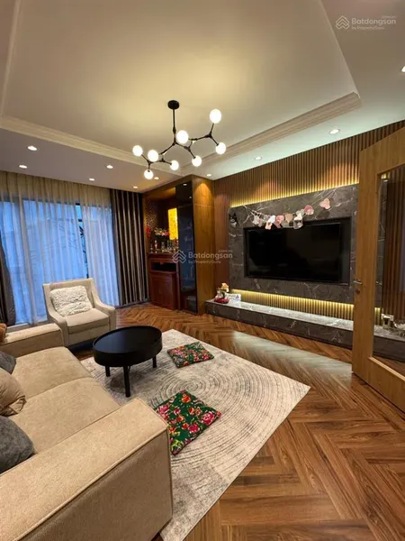 Cần bán gấp nhà nguyễn sơn 40m2 6 tầng mt 4,3m thang máy, gara, kinh doanh 14,8 tỷ
