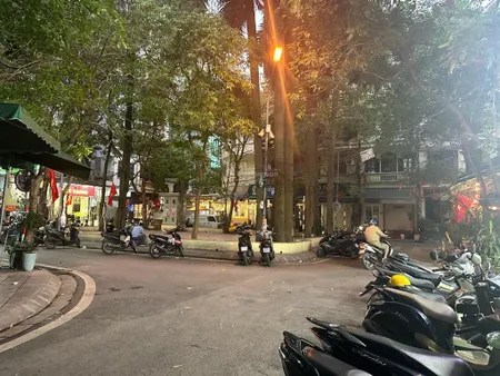 Nguyễn tuân diện tích 60m2x5 tầng. mt 5m. phân lô ôtô vỉa hè, kinh doanh, thông khắp. hiếm nhà bán