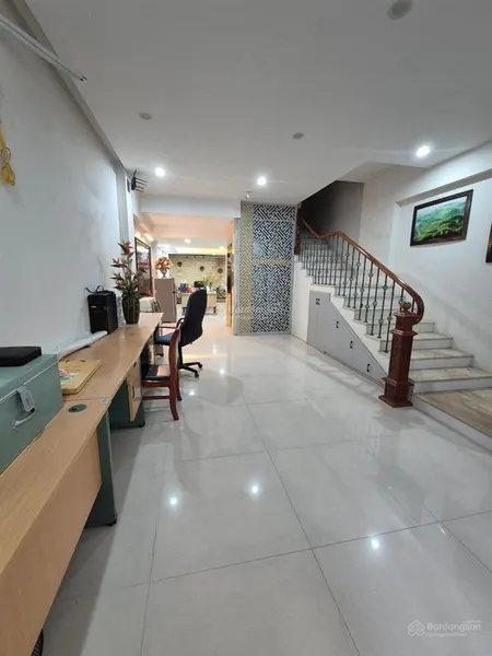 Mặt phố thanh xuân 88m2 mt 5m 5 tầng thang máy. nội thất xịn. kinh doanh sầm uất. 0989 388 ***