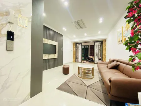 Lê trọng tấn lô góc 3 mặt thoáng vĩnh viễn, thang máy