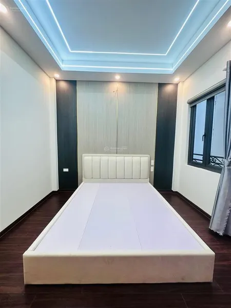 Nhà láng hạ kinh doanh thang may ngày đêm có hầm để ôtô ngày đêm, an ninh tuyệt đối dt 35m2 6t 22tỷ