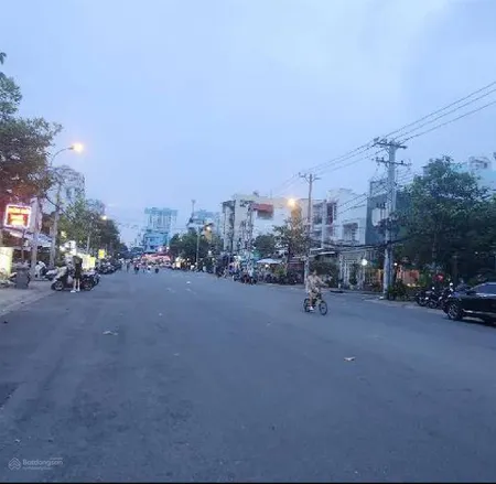 Bán nhà mặt tiền đường 30m khu cư xá ngân hàng q7 dt 90m2 giá 16,9 tỷ