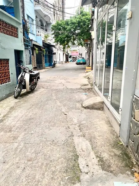 Nhà 10 phòng dt 3,9m/nở hậu 6,9m x 14m sát hàng xanh 5 phút qua quận 1 chỉ 9,05 tỷ