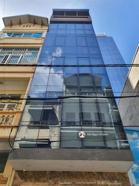 Hàng vip kinh doanh cửa tiền đẹp cầu giấy 45m2 5 tầng full kính 2 mặt ô tô tránh thang máy
