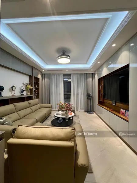 Giảm 800tr. hoàng quốc việt, phân lô, 60m2, 17.9 tỷ. bán gấp