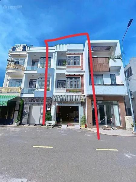 Bán nhà 1 trệt 2 lầu vip gần vincom 550 dt 66m² giá 4.999 tỷ tl 0975 339 ***