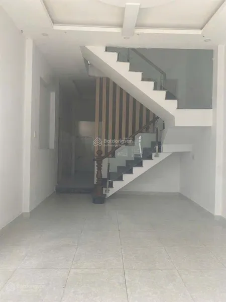 Nhà lô góc gần chợ nữ dân công vị trí đắc địa, diện tích 79 m2 mà giá chỉ 3tỷ8