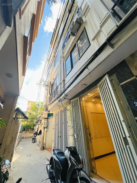 Nhà mặt ngõ thông nam dư 30m2 x 4 tầng, 3 ngủ, oto nhỏ qua nhà, sổ đỏ vuông