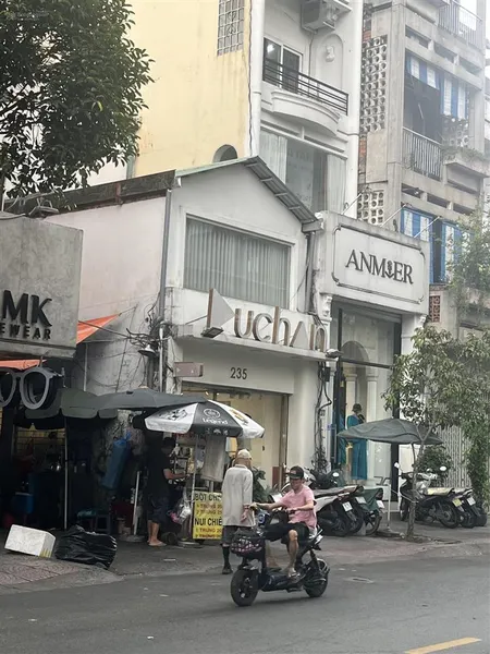Căn góc 2 mặt tiền nguyễn trãi bến thành q1. vị trí cực đẹp sầm uất! giá rẻ chỉ 41 tỷ