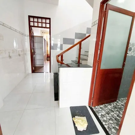 [ Phường 6, TP. Mỹ Tho] Nhà 1 trệt 3 lầu ngay góc ngã tư đường hẻm xe ba gác xe VF3 cách Lê Thị Hồng Gấm 100m