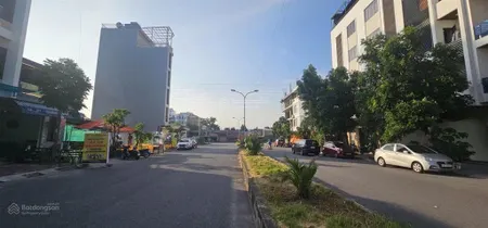 Lô đất xẻ khe 2 mặt thoáng bên cạnh công viên cay xanh