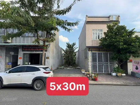 Chủ gửi bán lô đất ngay kdc 434 dt 150m2 ngay đường d2 cách chợ 434 chỉ 150m shr full thổ có vỉa hè