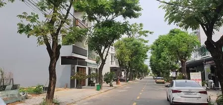 Bán lô đất đường quách thị trang, hướng đông bắc, khu vực gần sân bóng sầm uất